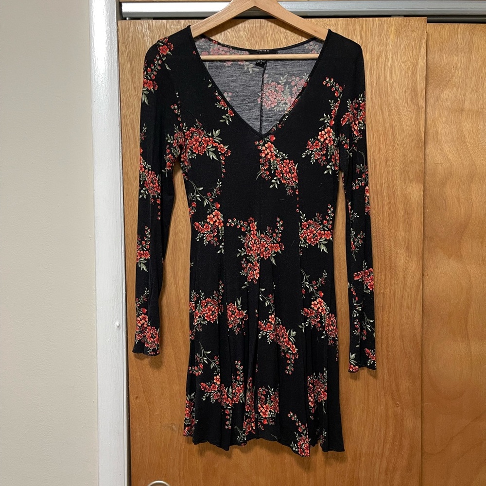 Forever 21 V neck Floral Dress